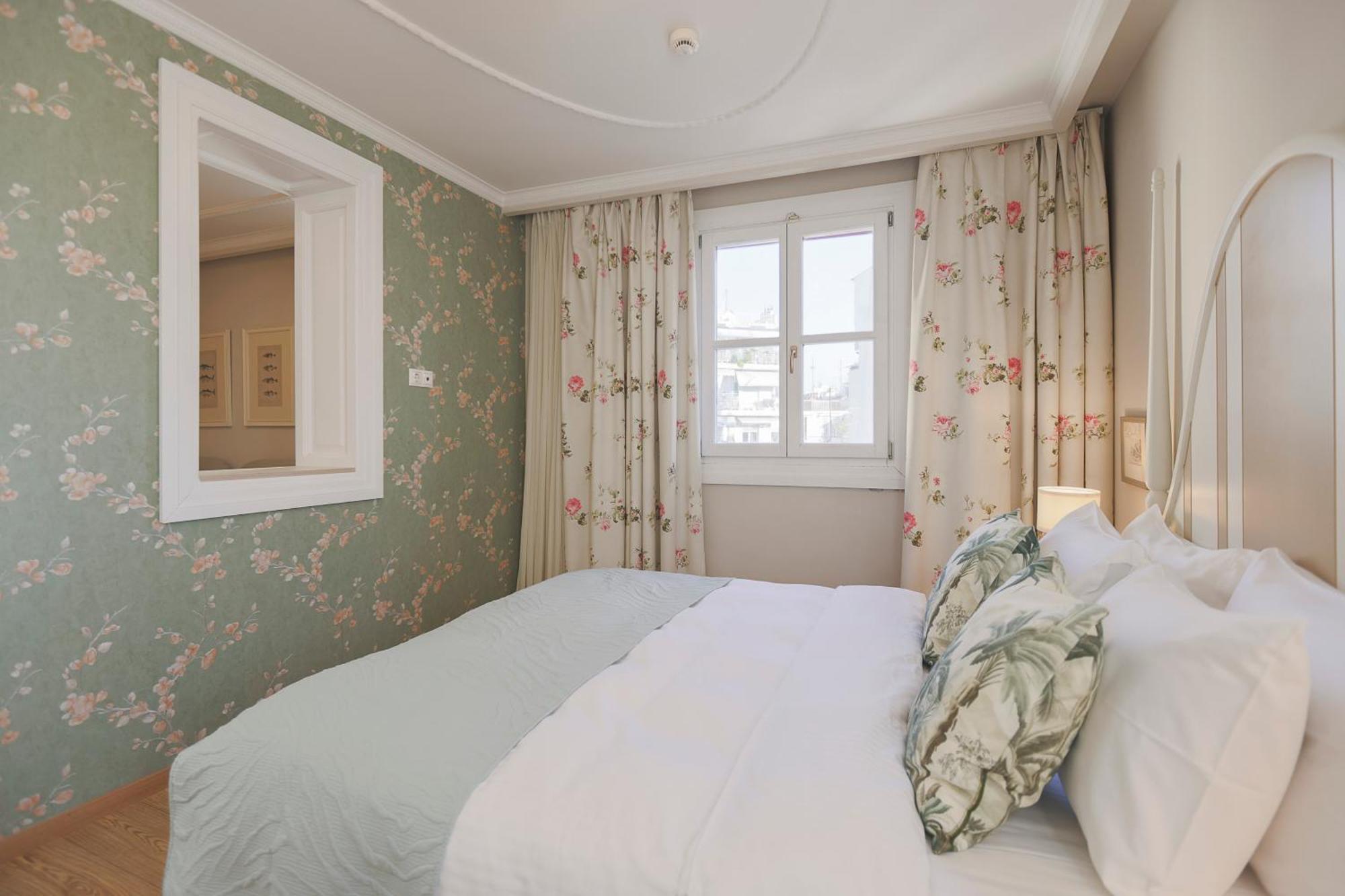 Gatto Perso Luxury Studio Apartments Tesalonika Bagian luar foto